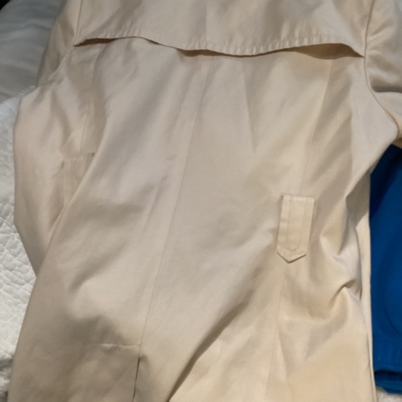 COPY - NWOT Calvin Klein size L cream trench - Picture 6 of 6